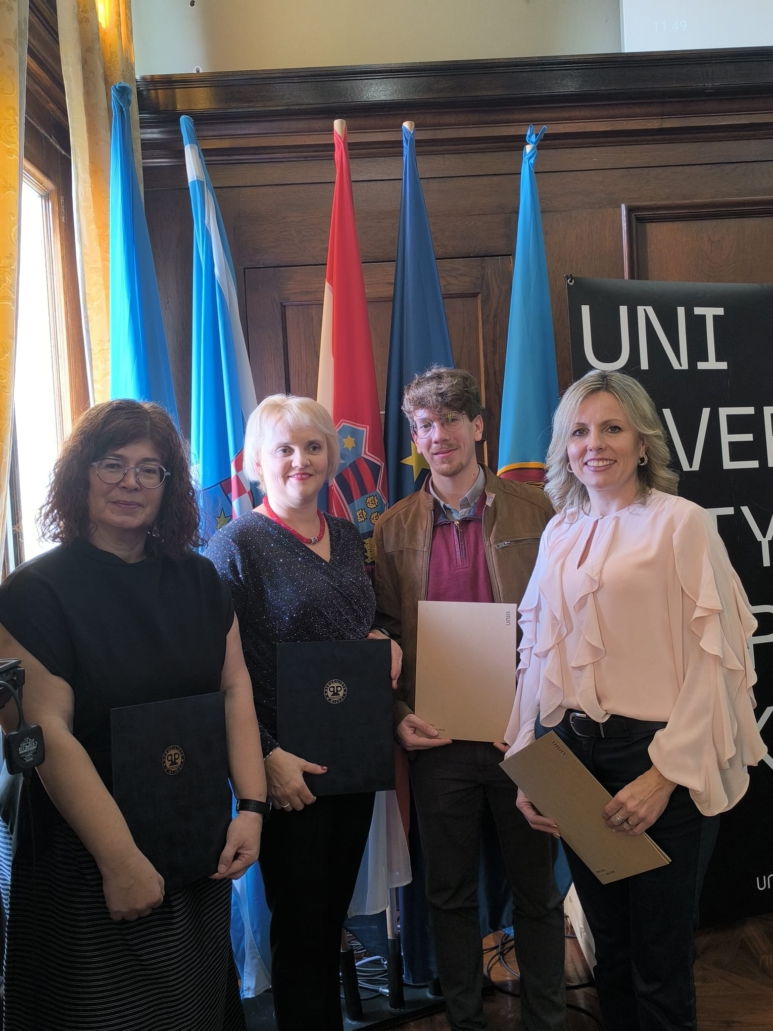 svecana d 1000016806